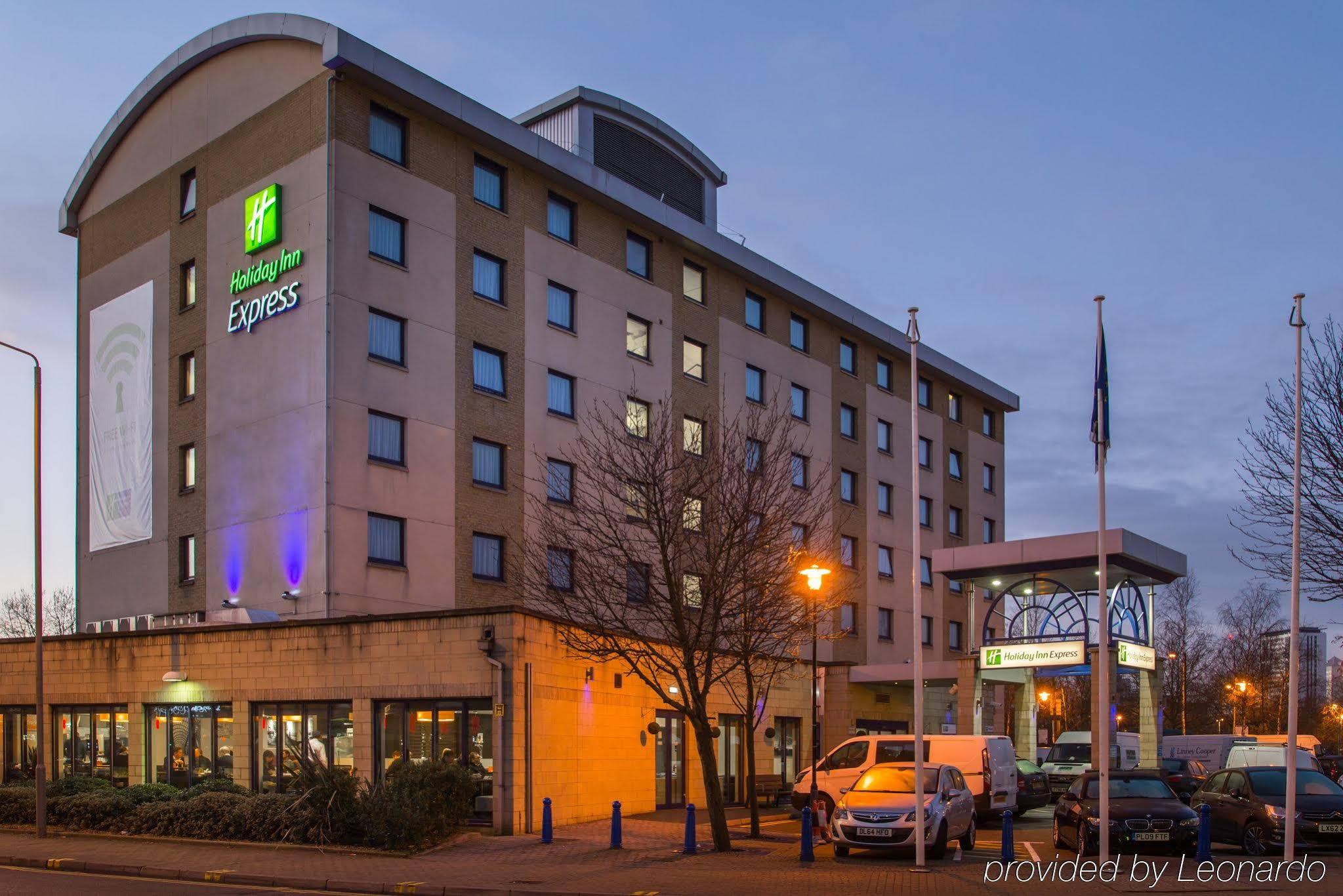Holiday Inn Express London - Wandsworth, An Ihg Hotel מראה חיצוני תמונה